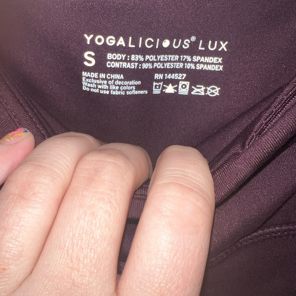 Yogalicious Lux High Waist Side Pocket 7/8 Ankle Legging with Curved Yoke - Picture 6 of 6